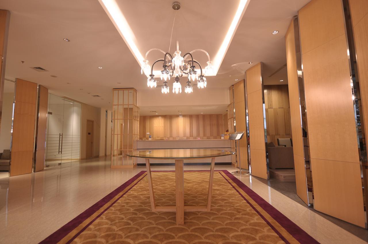 Gtv Hotel Cikarang Exterior photo