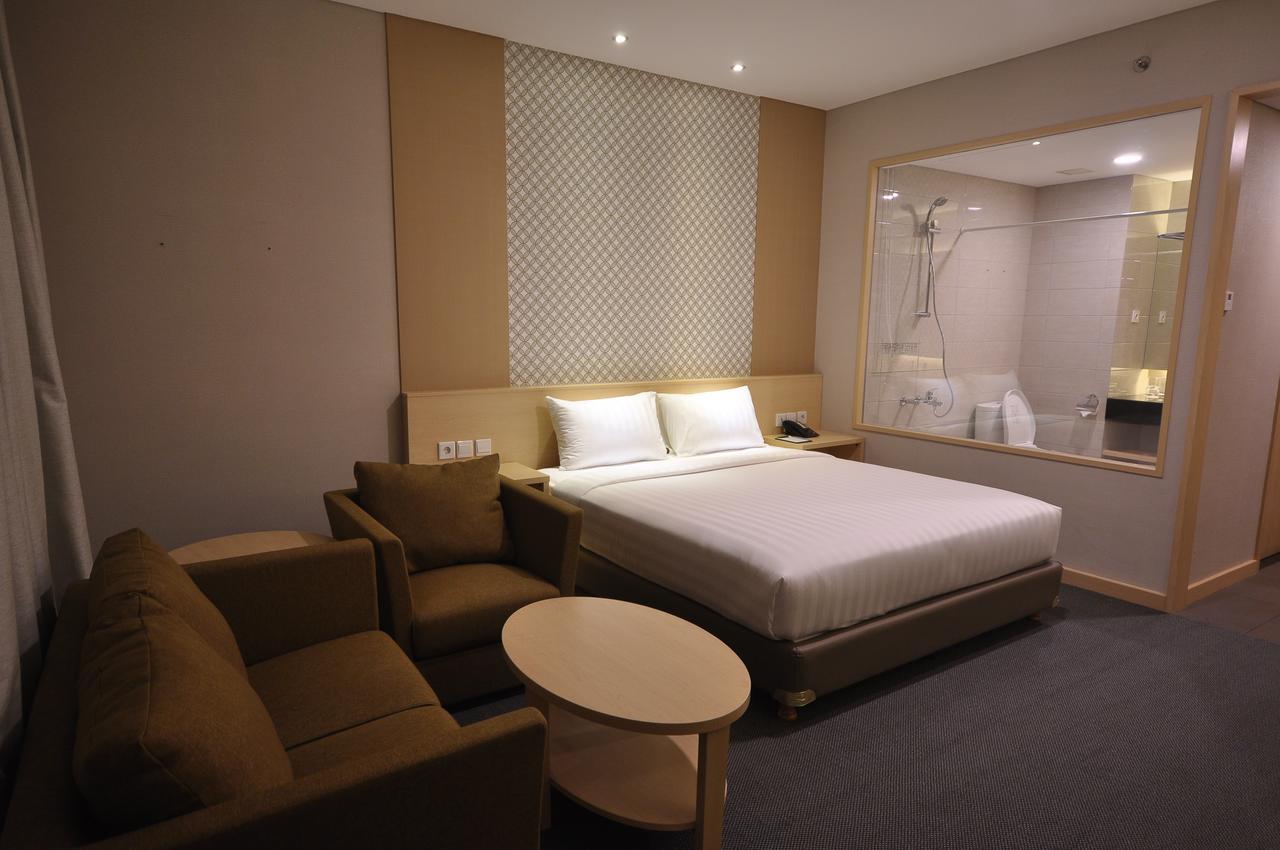 Gtv Hotel Cikarang Exterior photo
