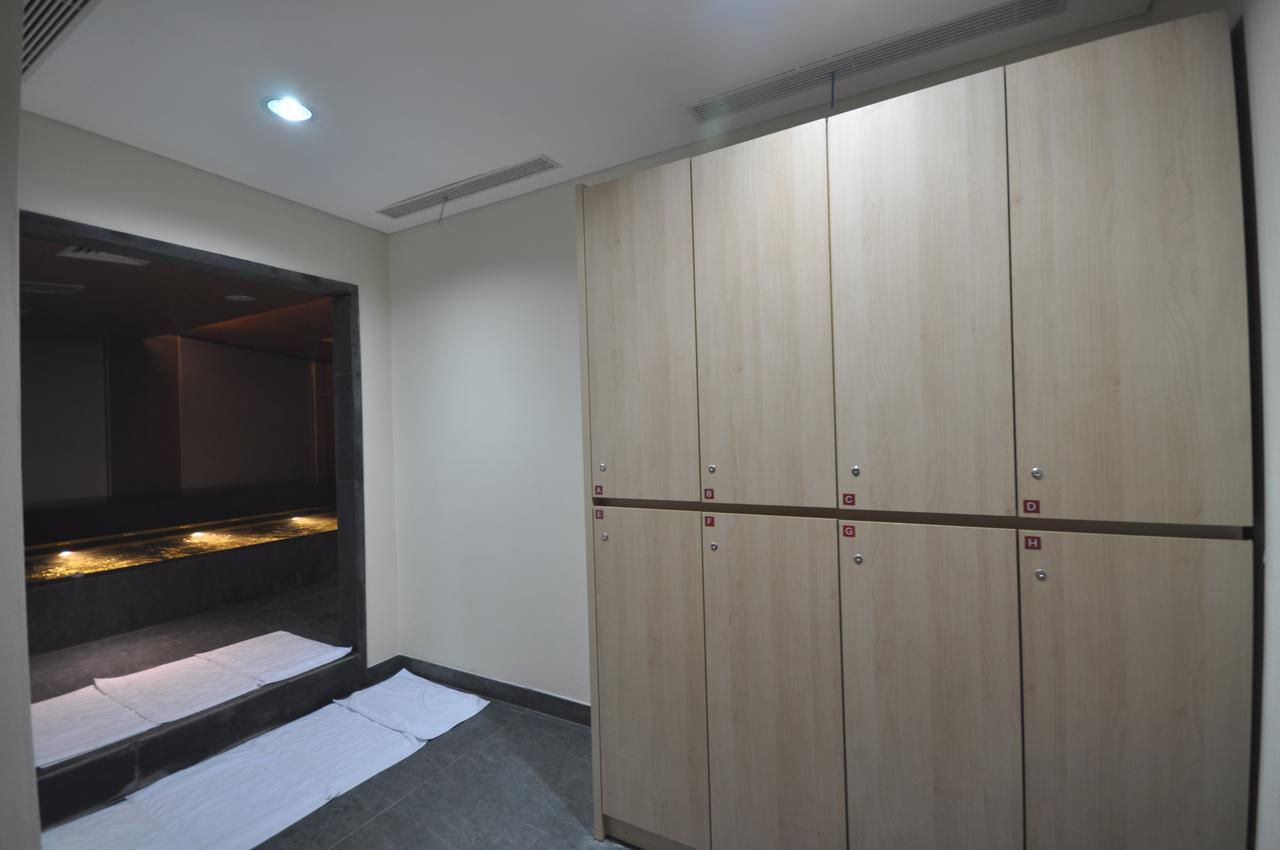 Gtv Hotel Cikarang Exterior photo