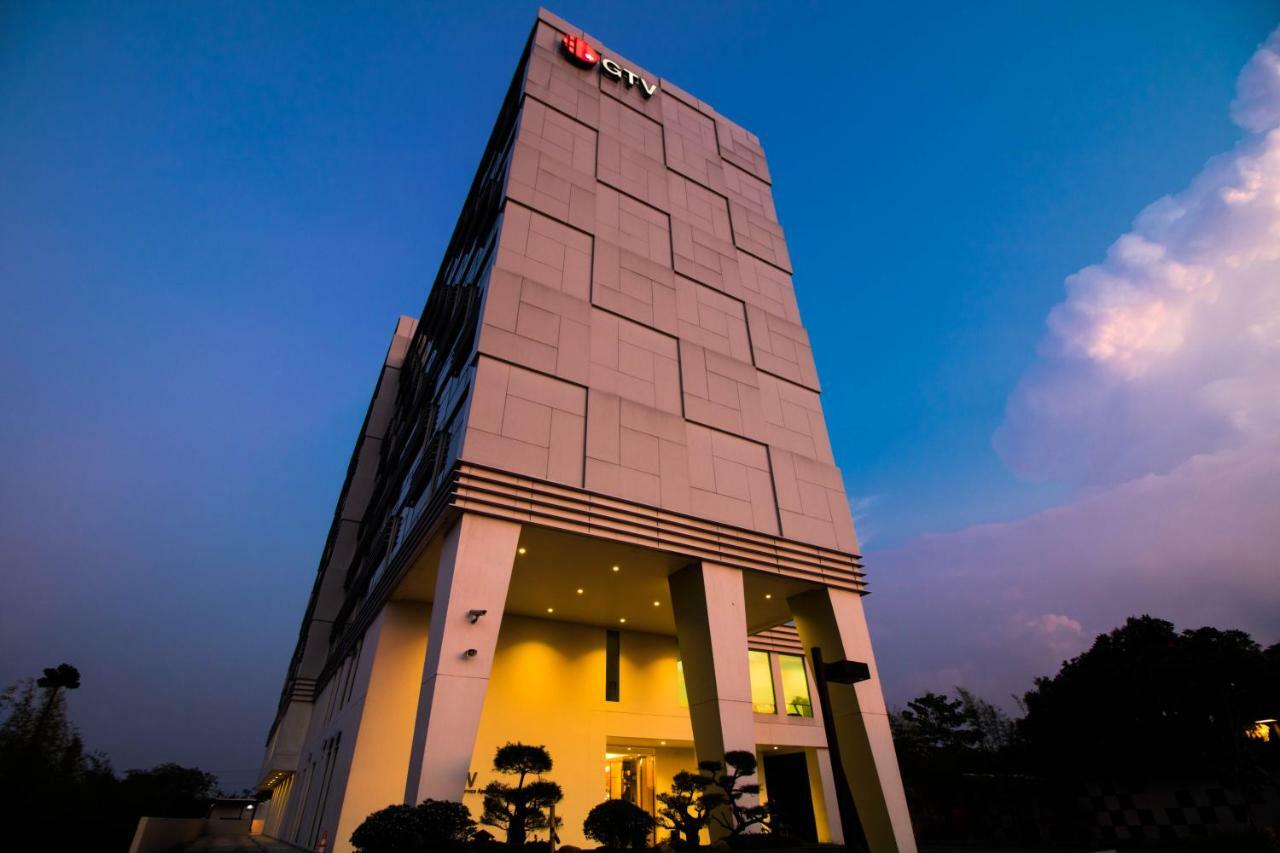 Gtv Hotel Cikarang Exterior photo